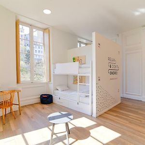 Dormitory Room Mixed