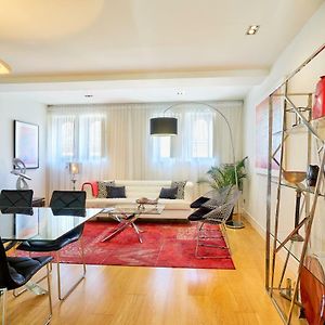 Appartement à 2 Chambres à Coucher
