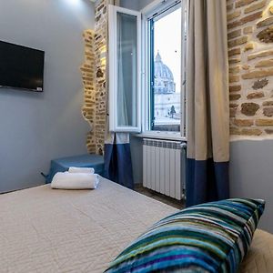 Zeus Inn Apartment