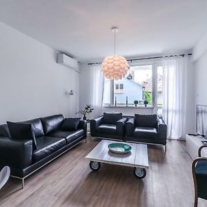 Appartement à 2 Chambres à Coucher