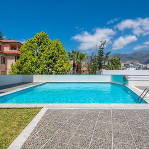 Miramar Apartment With Pool By Hr Madeira