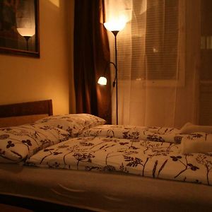 Margaret Bridge Studio Apartment