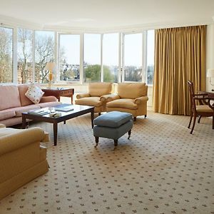 Appartement Luxe à 3 Chambres à Coucher