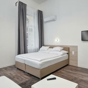 Heart Of Downtown Apartment