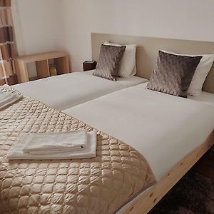 Appartement à 2 Chambres à Coucher