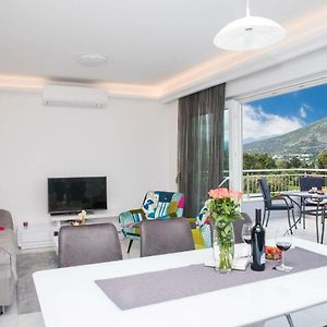 Appartement à 3 Chambres à Coucher