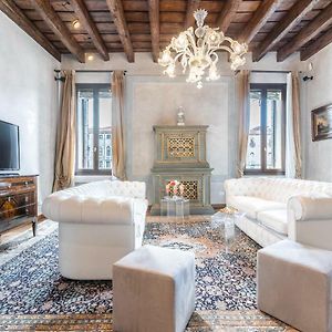 Appartement à 3 Chambres à Coucher