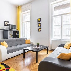 Izabella Home 2 Budapest