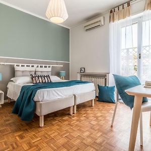 Joivy Modern 1-Bed Flat With Balcony In Portello