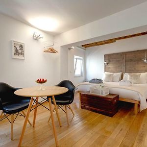 Suite Familiale à 2 Chambres à Coucher