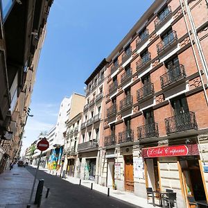 Feelathome Madrid Suites Apartments