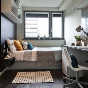 Appartement à 2 Chambres à Coucher