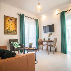 Appartement à 2 Chambres à Coucher