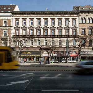 St. Stephen Boulevard Apartment