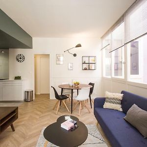 Appartement à 2 Chambres à Coucher