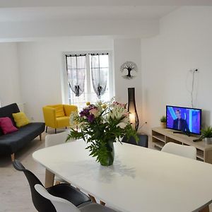 Appartement à 2 Chambres à Coucher