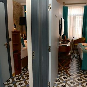 Chambre Communicante