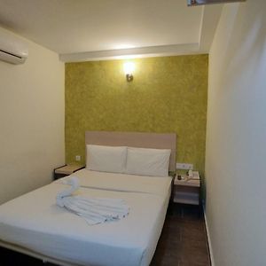 Deluxe  Without Window Queen Room
