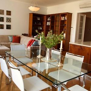 Spacious Elegance In The Heart Of Old Town