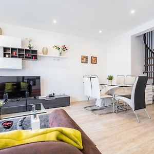 Appartement à 3 Chambres à Coucher