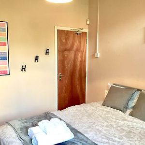 Chambre Budgétée Lit King-Size