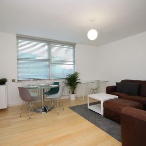 Appartement à 2 Chambres à Coucher
