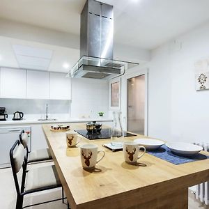 Appartement à 3 Chambres à Coucher