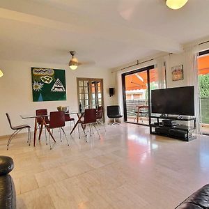 Appartement à 2 Chambres à Coucher