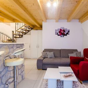 Appartement à 2 Chambres à Coucher