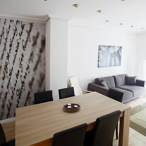 Appartement à 3 Chambres à Coucher