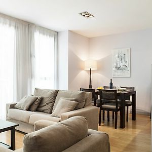 Appartement à 2 Chambres à Coucher
