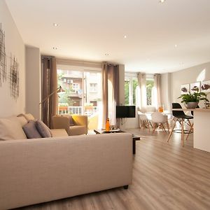 Appartement Luxe à 2 Chambres à Coucher