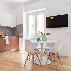Joivy Bright Apartment For 4 Next To City Life