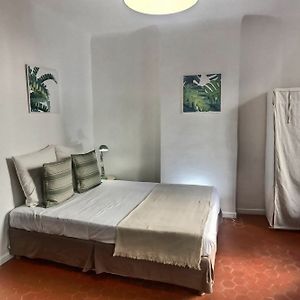 Studio Grande Lit King-Size