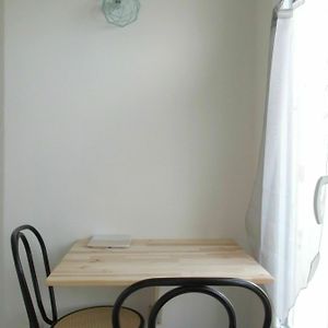 Studio Lit King-Size