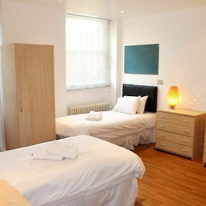 Appartement à 2 Chambres à Coucher