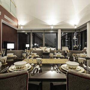 Appartement Penthouse Luxe à 3 Chambres à Coucher