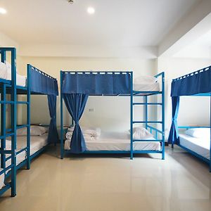 Dormitory Room Mixed