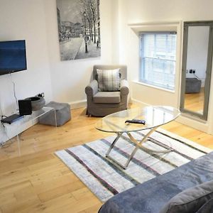 Appartement à 2 Chambres à Coucher