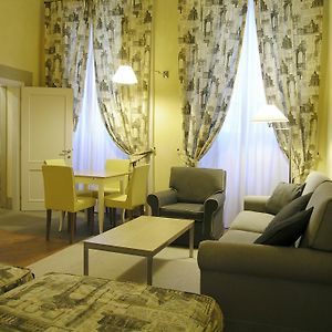 Studio Premium Lit King-Size