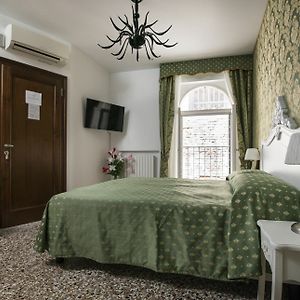 Chambre Standarde Lit Queen-Size