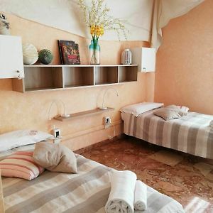 Dormitory Room Mixed