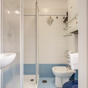 Appartement Grand à 2 Chambres à Coucher