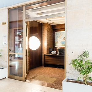 Suite In Center