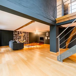 Appartement à 2 Chambres à Coucher