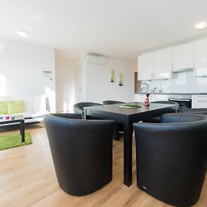 Appartement à 2 Chambres à Coucher