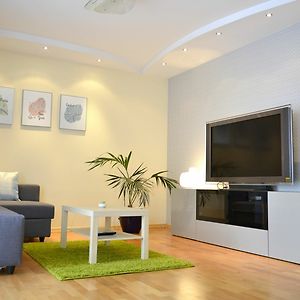 Appartement à 4 Chambres à Coucher