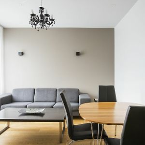 Appartement à 2 Chambres à Coucher