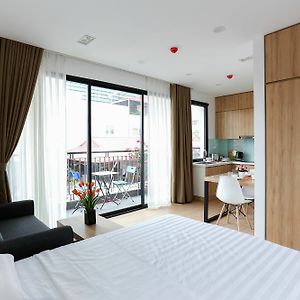 Quiet Hoang Quoc Viet Hotel & Apartment