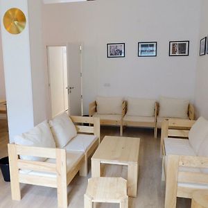 Guitar Hostel